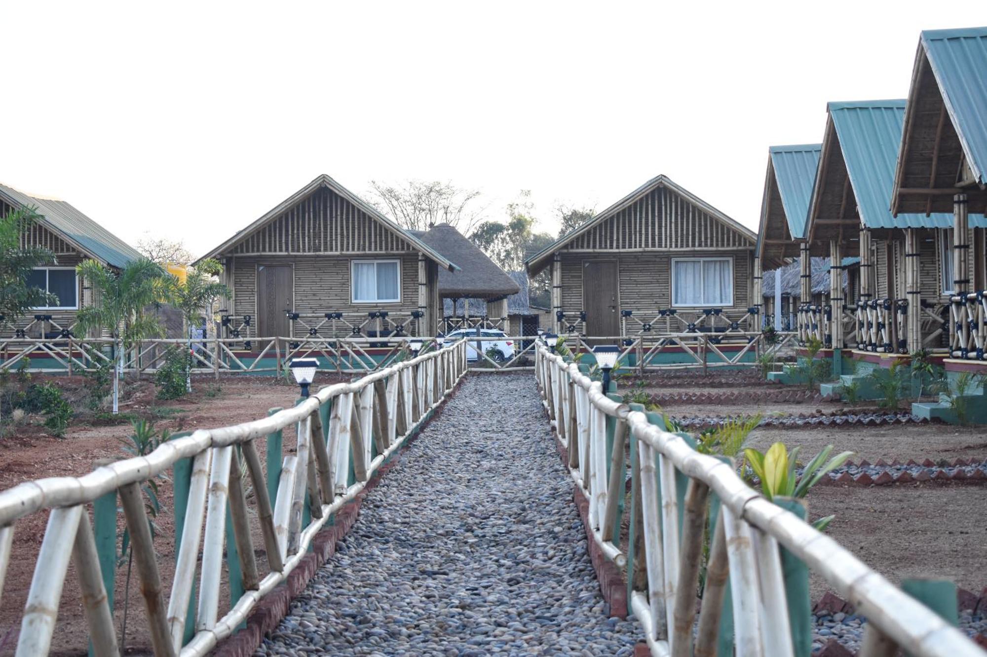Mowgli'S Cafe Hampi & Guest House Esterno foto