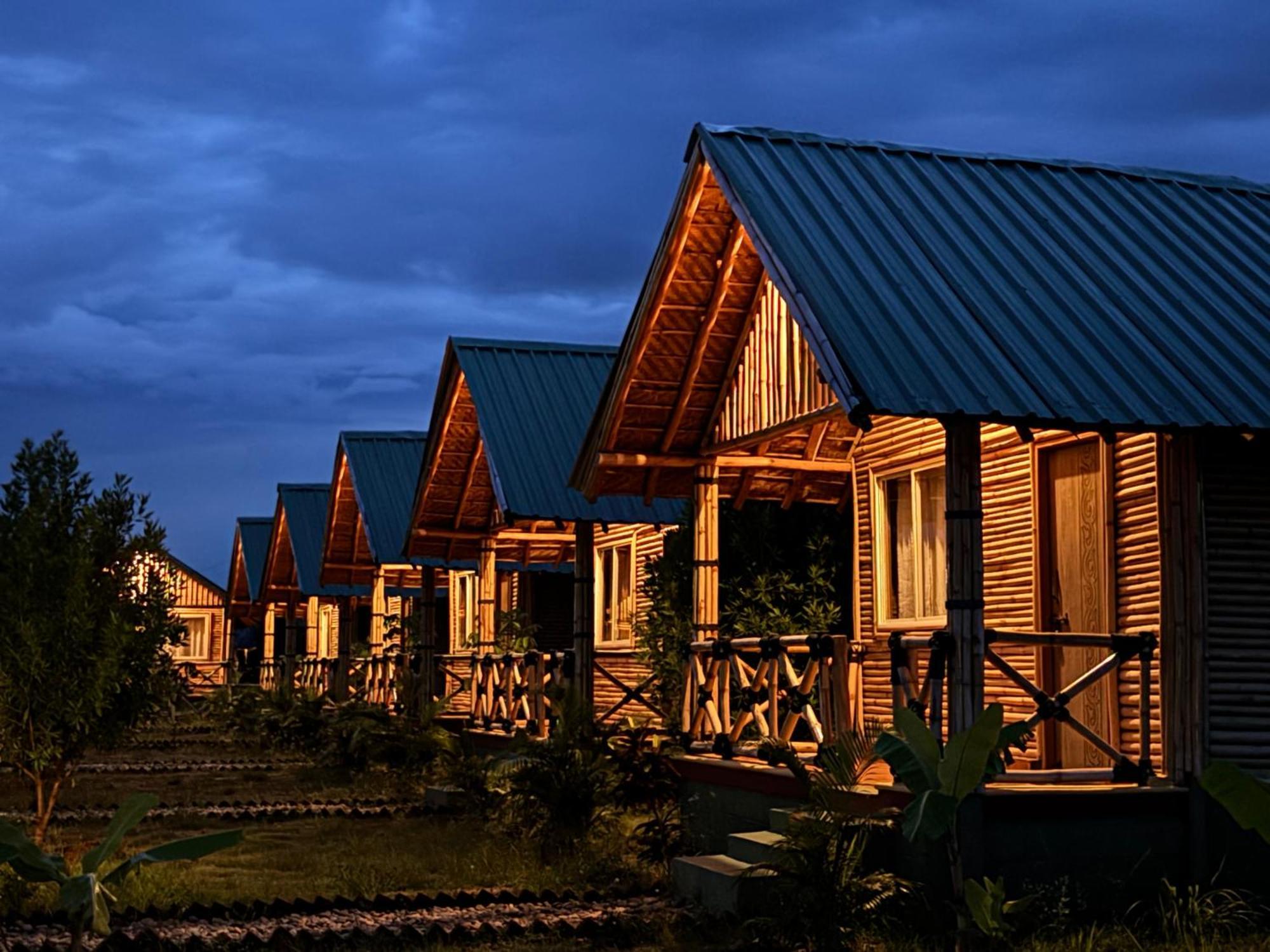 Mowgli'S Cafe Hampi & Guest House Esterno foto