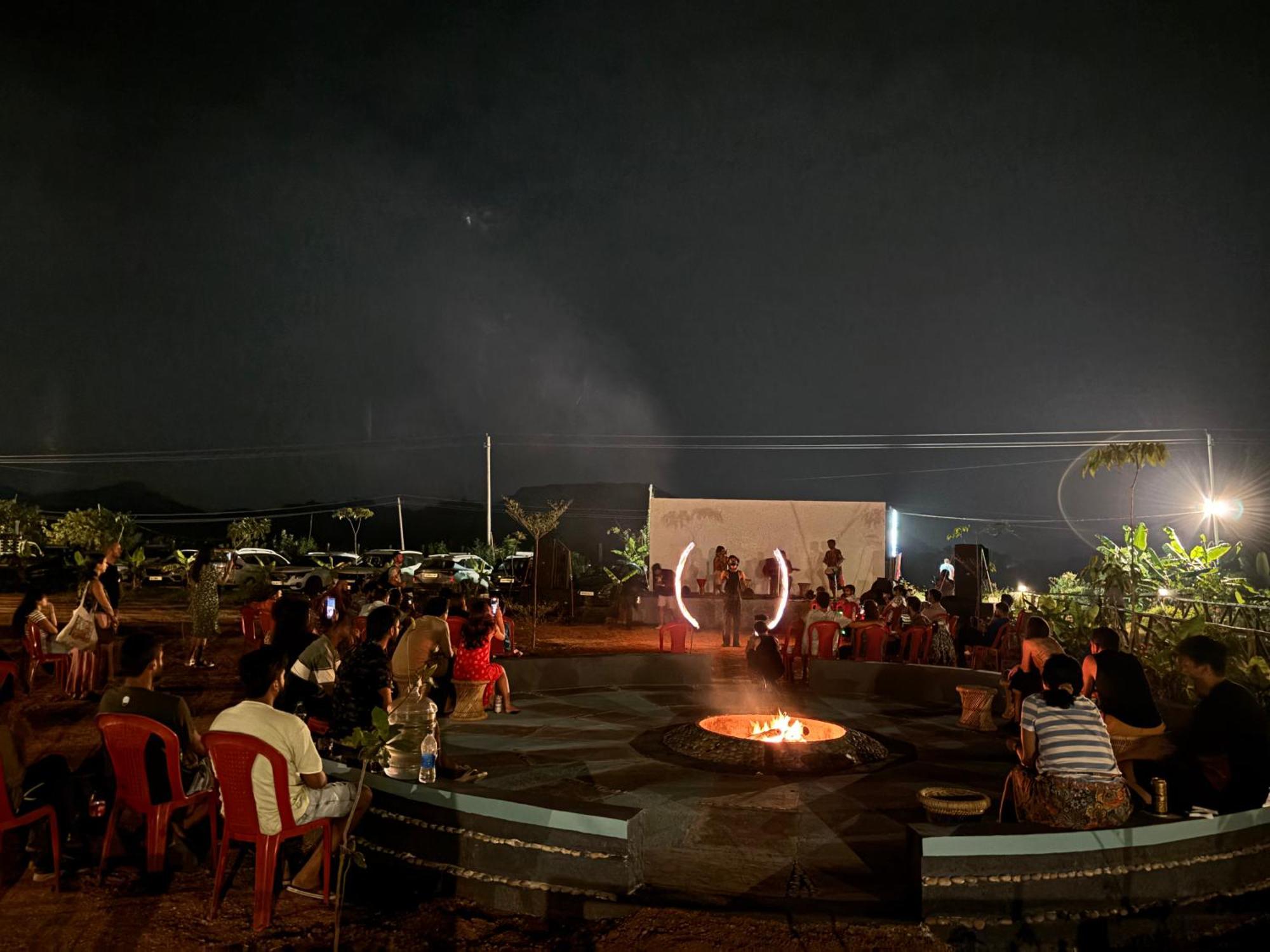 Mowgli'S Cafe Hampi & Guest House Esterno foto